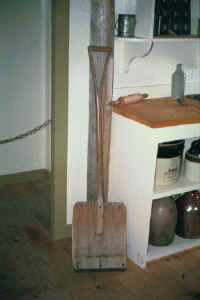 Index24.jpg (25571 bytes)