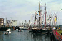 Index32.jpg (58176 bytes)