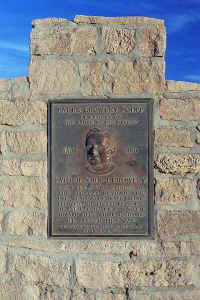 d09.jpg (52363 bytes)